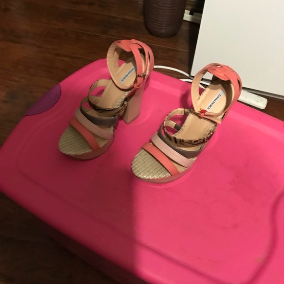 Heels - Picture 2 of 4